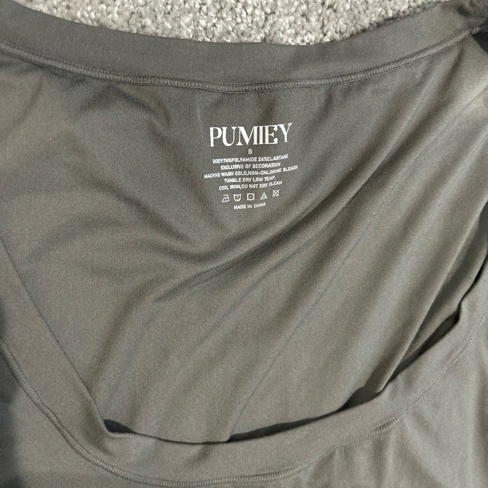 Pumiey Chic Gray Long Sleeve Women's Top Size Small Like New - Picture 3 of 4
